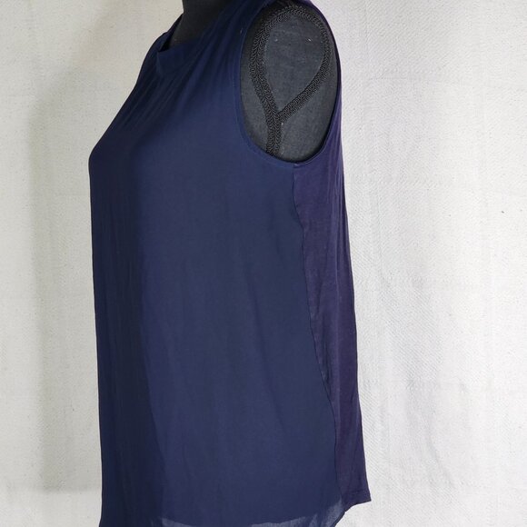 Loft Navy Sleeveless Duo Fabric Poly Front Rayon Back Faux Pearl Detail Top Sz M - Picture 8 of 16